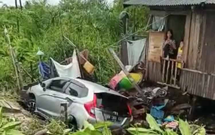 Dalam Sehari, Mobil dan Truk Alami Kecelakaan di Jalan Tjilik Riwut dan Jendral Sudirman