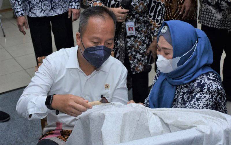 Kemenperin Pacu Digitalisasi Industri Kerajinan dan Batik