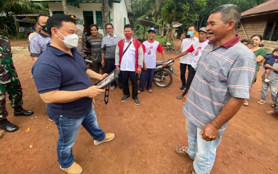 Bupati Kotawaringin Timur Nostalgia ke Desa Sembari Serap Aspirasi Masyarakat