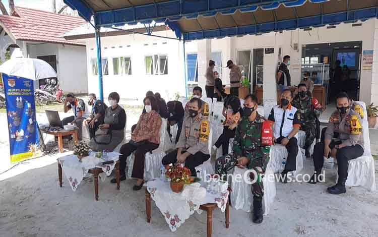 Gunung Mas Laksanakan Vaksinasi Massal Lansia di 8 Kecamatan