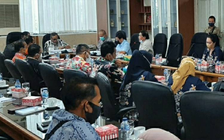 Pansus III DPRD Kapuas Sharing Terkait Raperda Prokes dan Pelayanan Publik ke Kalsel
