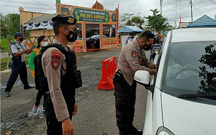 Pos Penyekatan Arus Mudik Kalteng - Kalsel di Kapuas Berakhir, Ini Total Kendaraan Diputar Balik