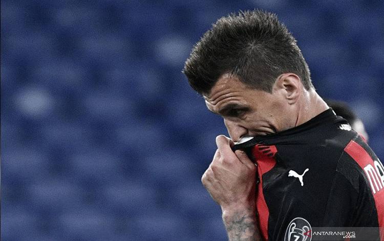 Striker AC Milan asal Kroasia Mario Mandzukic (ANTARA/AFP/FILIPPO MONTEFORTE)