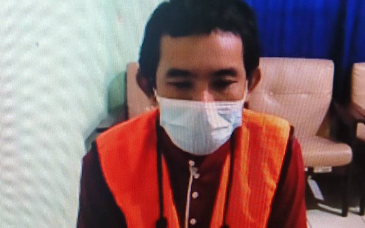 Isriannur alias Ambeng terdakwa kasus sabu.