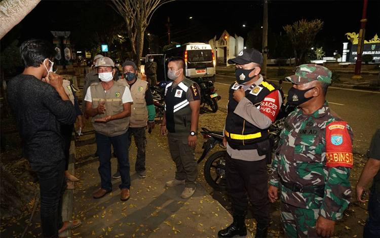 Tim PPKM Mikro Kecamatan Pahandut Gencar Patroli Cegah Penularan Covid-19
