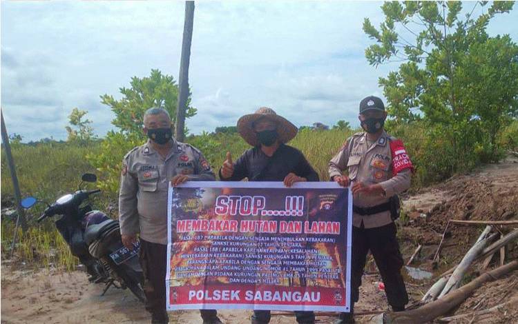 Bhabinkamtibmas Polsek Sebangau Imbau Warga Tidak Bakar Lahan