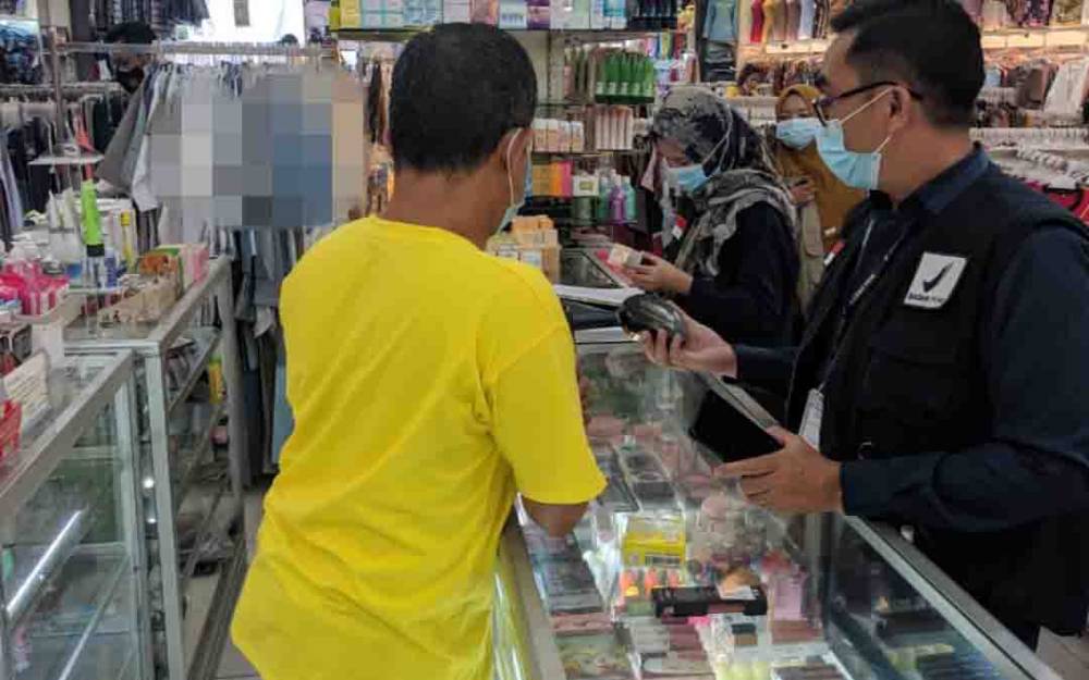 Loka POM Kobar Sita 860 Pieces Kosmetik Ilegal Senilai Rp 13 Juta