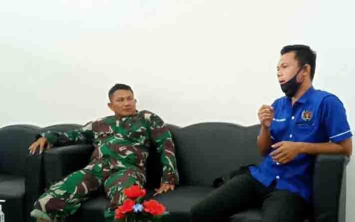 Dandim 1017/Lmd Letkol Inf Hafes Is Jafrin saat dibincangi awak media.