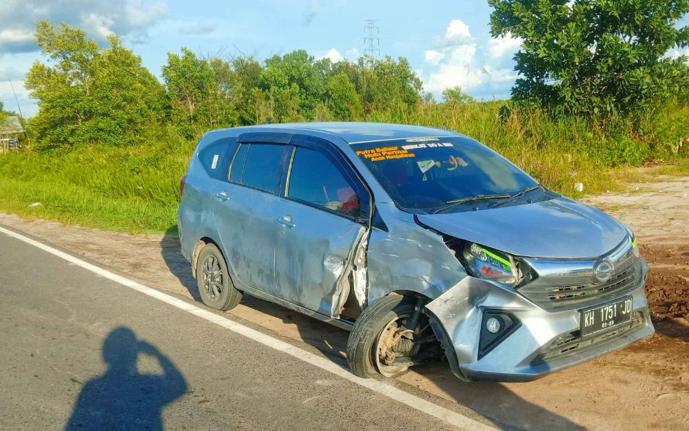 Dua Mobil Tabrakan di Jalan Mahir Mahar Palangka Raya