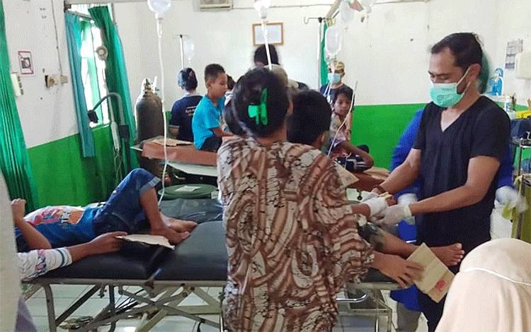 Hadiri Resepsi Pernikahan, Warga Desa Baruyan Keracunan Massal