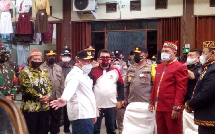 Gubernur Kalteng Tinjau Pelaksanaan Vaksinasi Lansia di Palangka Raya