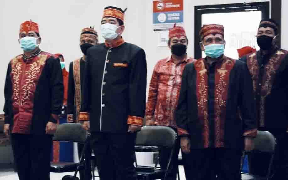 Kepala Dinas Pendidikan Kotim Suparmadi (dua dari kiri), saat mengikuti Upacara Peringatan Hari Lahir Pancasila, Selasa, 1 Juni 2021