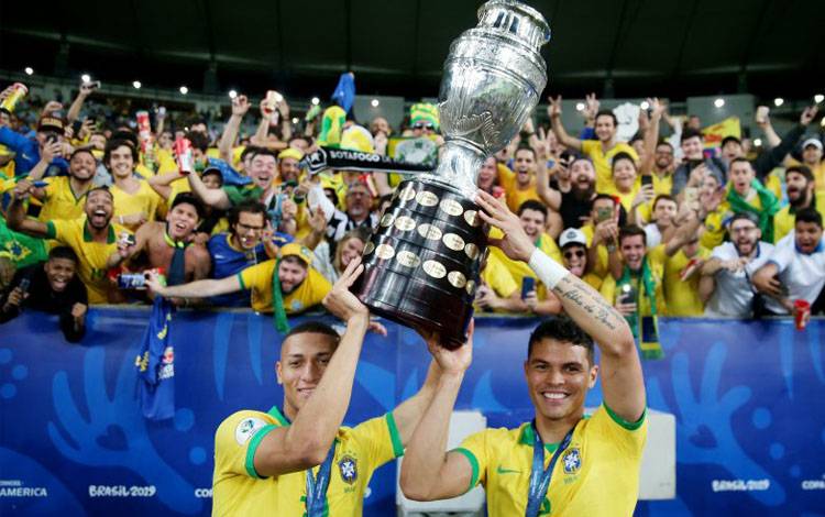 Bolsonaro Klaim Brazil Siap Jadi Tuan Rumah Copa America 2021