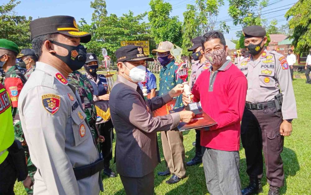 Desa Simpang Naneng Juara I Lomba PPKM Mikro di Barito Timur