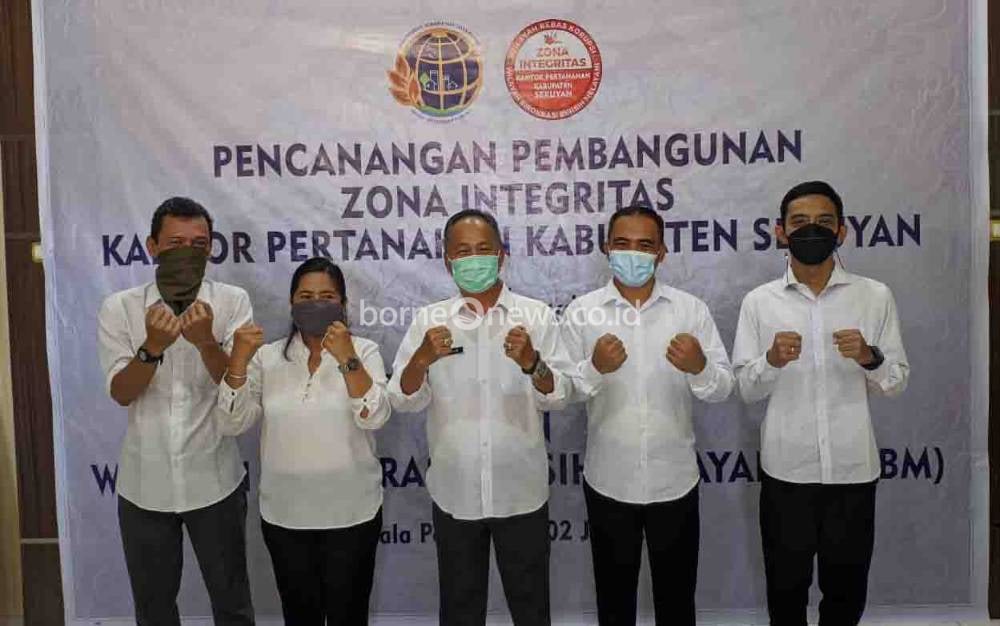 Wujudkan Birokrasi Bersih, Kantor Pertanahan Seruyan Canangkan Zona Integritas