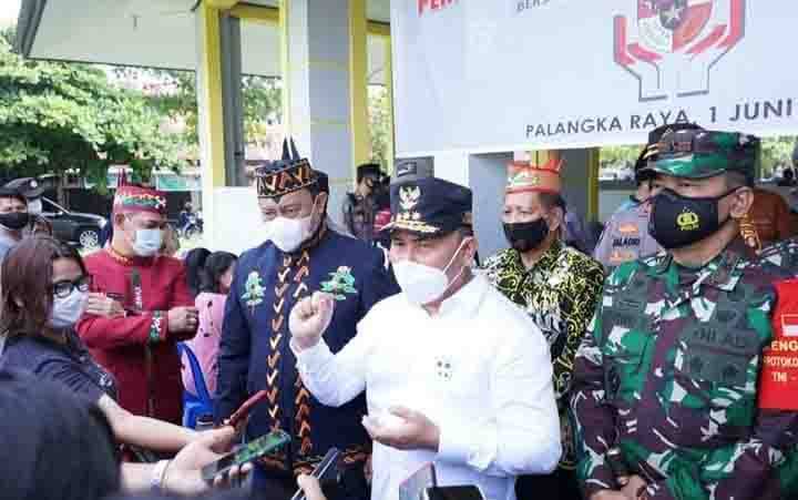 Gubernur Kalteng Minta Masyarakat Proaktif Mendukung Vaksinasi