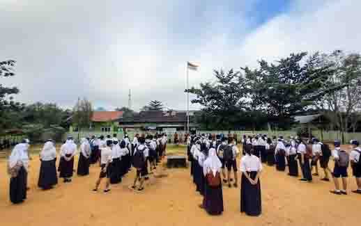 Suasana pengumuman kelulusan di SMPN 1 Mentaya Hulu.