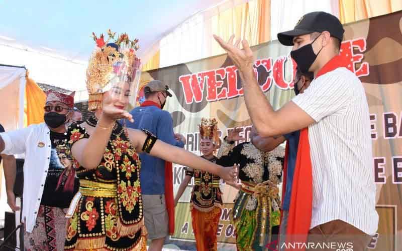 Marinir Indonesia Kenalkan Budaya Tradisional Banyuwangi ke Marinir AS