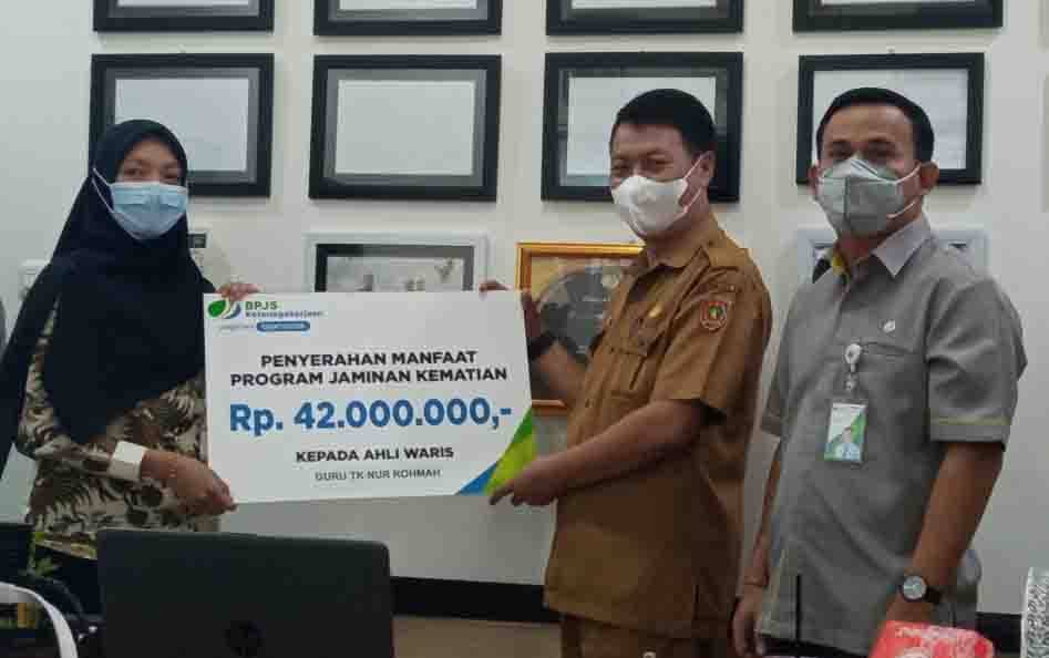 BPJS Ketenagakerjaan Pangkalan Bun Gelar Sosialisasi dan Serahkan Manfaat Program Jaminan Kematian