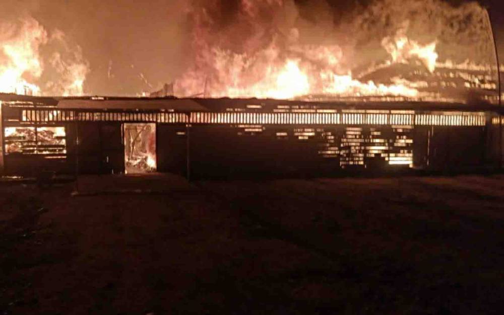 Kebakaran Hanguskan Tempat Penggilingan Padi di Kapuas