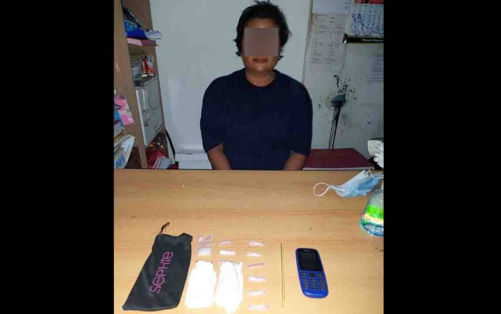 Perempuan 41 Tahun di Kuala Kuayan Simpan Sabu dalam Sarung Bantal