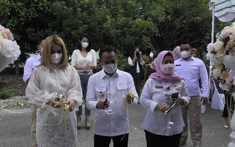 Wali Kota Palangka Raya Resmikan Klinik Kecantikan