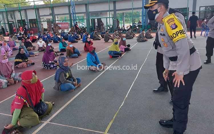 Kata Kapolres Seruyan Saat Pantau Vaksinasi Lansia dan Pelayanan Publik