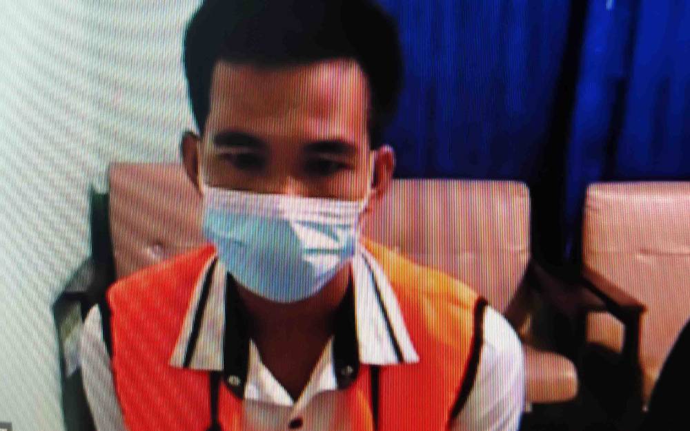 U'un terdakwa kasus sabu menjalani sidang