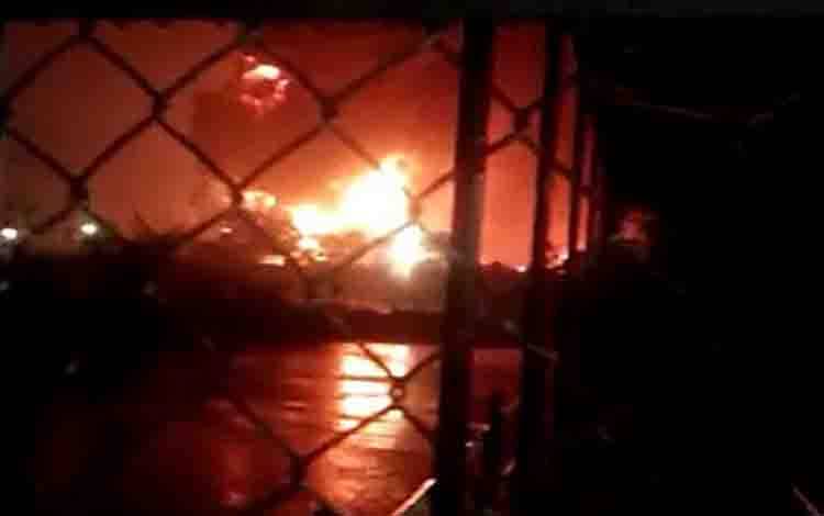 Kilang Cilacap Pertamina Terbakar