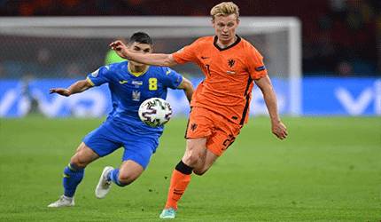 Taktik Berisiko Tinggi Frank de Boeruntuk Sementara Aman-aman Saja
