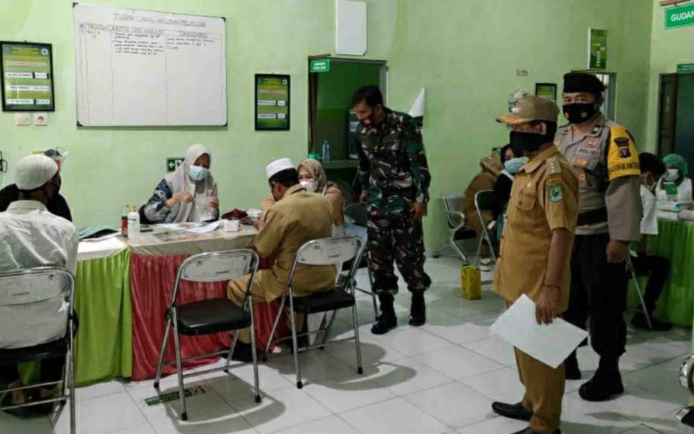 Vaksinasi Covid-19 di Puskesmas Pulau Kupang Disambut Antusias