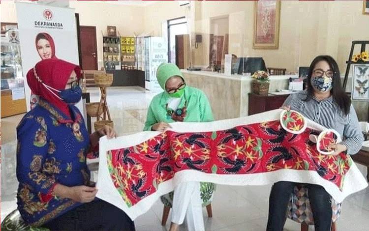 Ketua Dekranasda Kalteng: Kain Batik Tidak Hanya Dibuat untuk Busana dan Aksesoris
