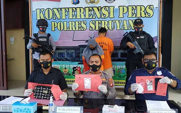Hendak Mengantar Sabu ke Pelanggan Wanita Paruh Baya malah Diamankan Polres Seruyan