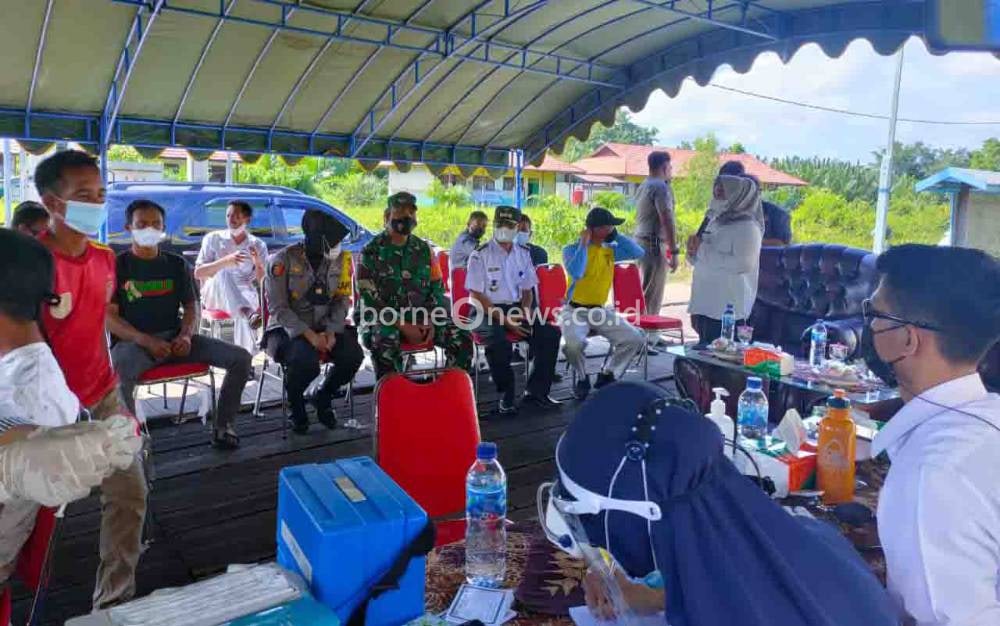 Bupati Kobar Nurhidayah Turun Langsung Ajak Masyarakat Sukeskan Vaksinasi