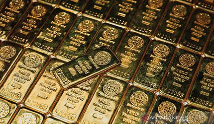 Emas Tergelincir 8 Dolar Tertekan Menguatnya Imbal Hasil Obligasi AS
