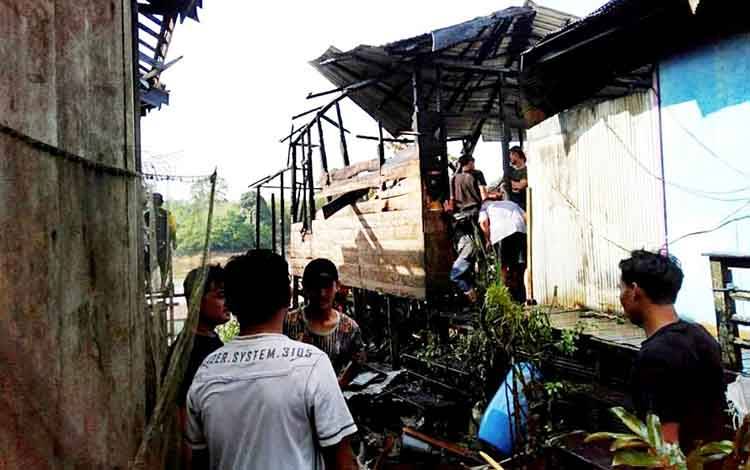 4 Rumah Warga Desa Lemo I Terbakar