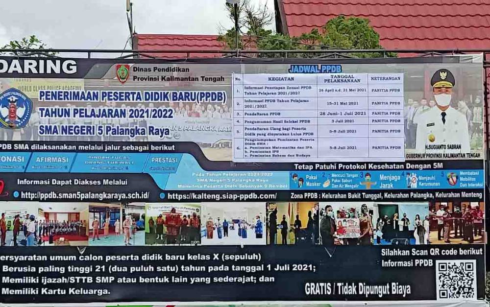 Spanduk PPDB SMAN 5 Palangka Raya
