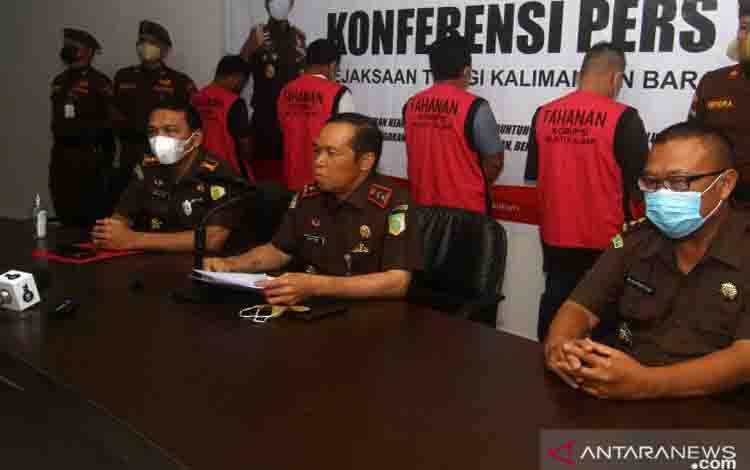 Kejati Kalbar Tahan 5 Tersangka Korupsi Bank Daerah