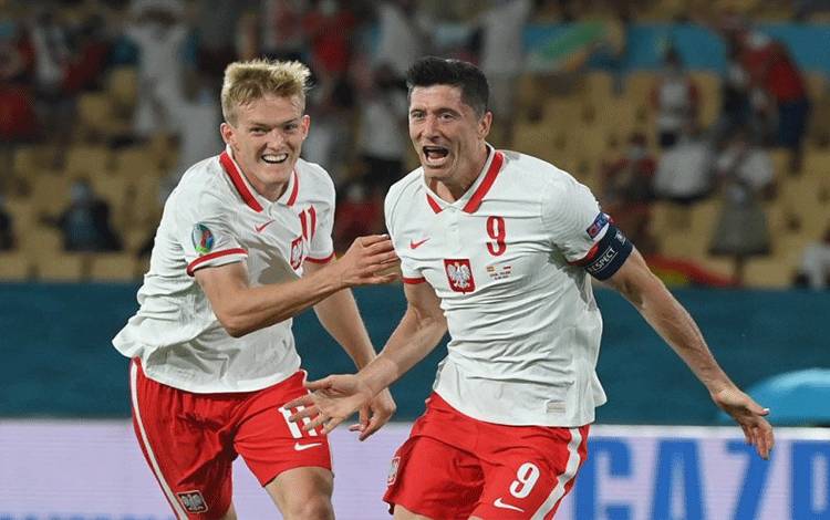 Lewandowski Ungkap Rahasia Polandia Menahan Seri Spanyol