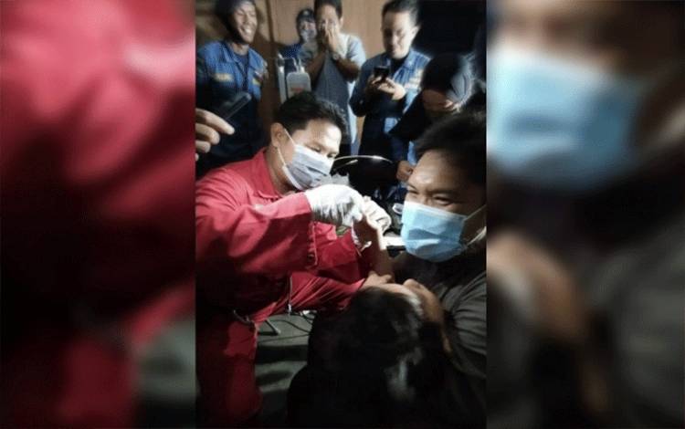 Iseng Masukan Jari ke Pembuka Kaleng, Bocah Ini Dilarikan ke Markas Dinas Pemadam Kebakaran dan Penyelamatan