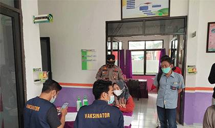 Warga Kecamatan Montallat Antusias Ikuti Vaksinasi
