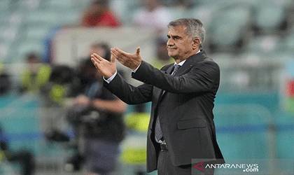 Pelatih Turki Tidak Akan Mundur Walau Gagal Total di Euro 2020