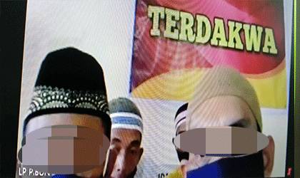 Komplotan Pembobol Toko Menangis Minta Hakim Jangan Hukum Berat Mereka
