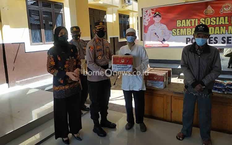 Polres Seruyan Sediakan Hadiah Paket Sembako untuk Peserta Vaksinasi Massal