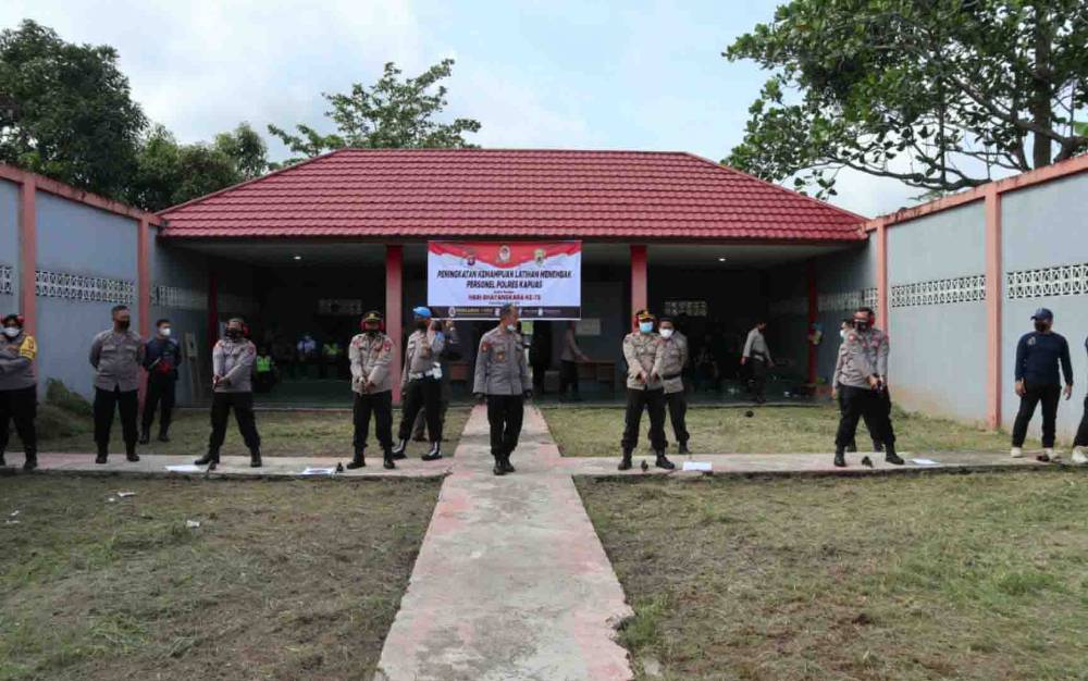 Polres Kapuas Gelar Tingkatkan Kemampuan Menembak Sambut HUT Bhayangkara