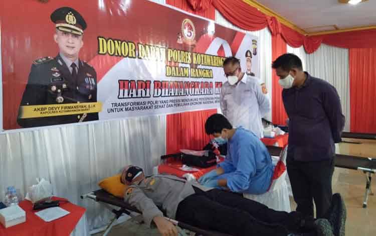 Polres Kobar Gelar Donor Darah Sambut HUT Bhayangkara
