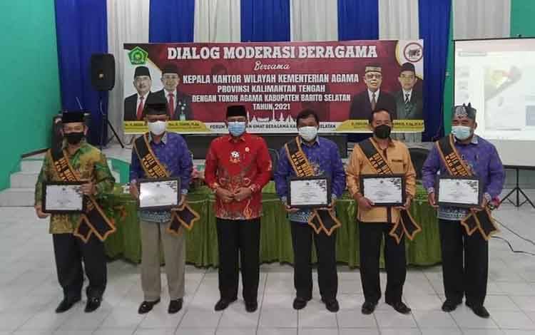 Kanwil Kemenag Kalteng Bersama FKUB Barito Selatan Laksanakan Dialog Moderasi Beragama