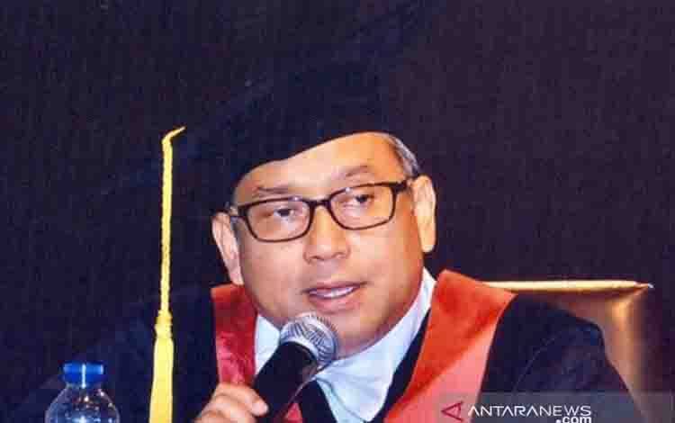 Guru Besar Hukum Unbor: Santet Antara Ada dan Tiada