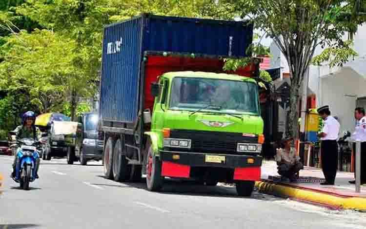 Pemkab Kobar akan Aturan Keluar Masuk Kendaraan Muatan Besar
