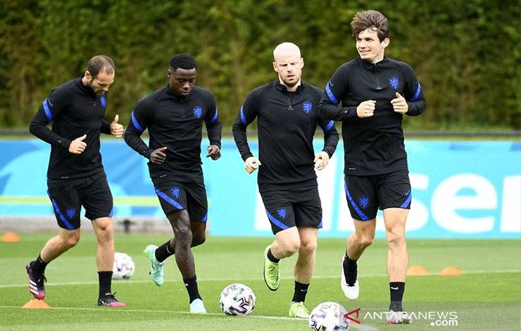 Daley Blind Ingatkan Belanda Tidak Boleh Anggap Remeh Ceko